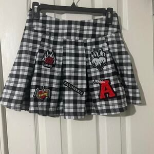 Popular 21 black and white